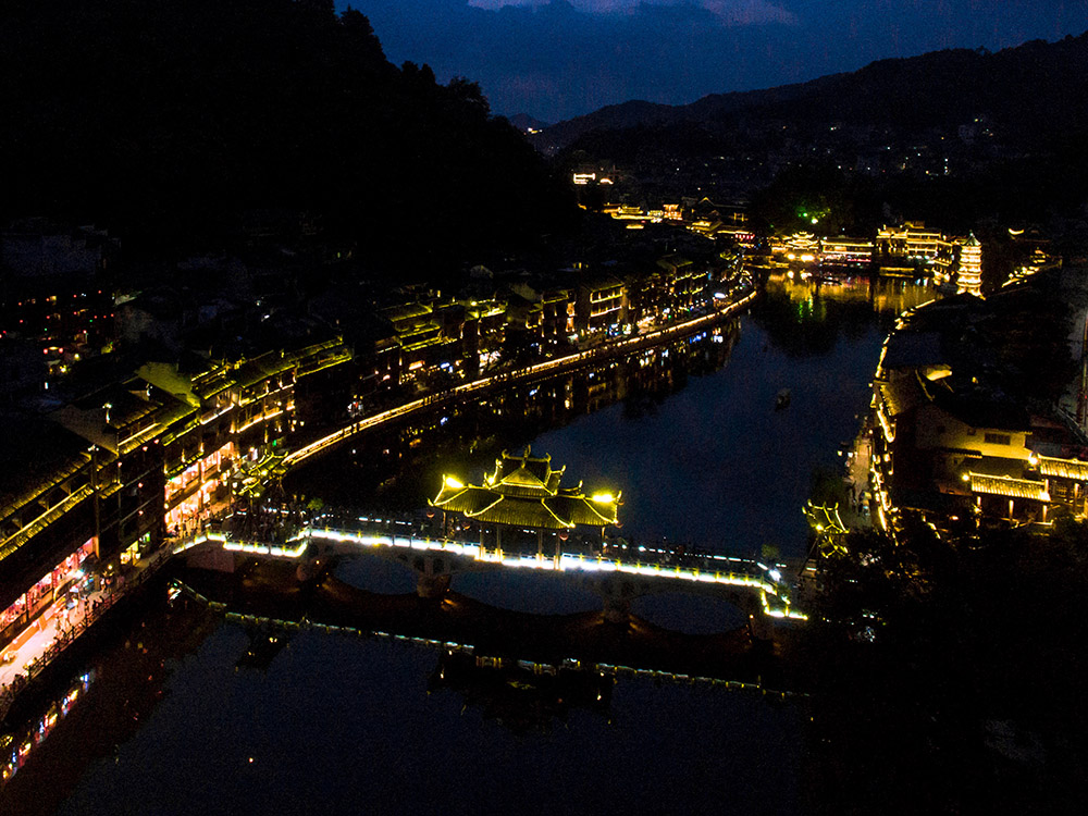 9.鳳凰風(fēng)、雪、雨、霧橋 配圖3.jpg